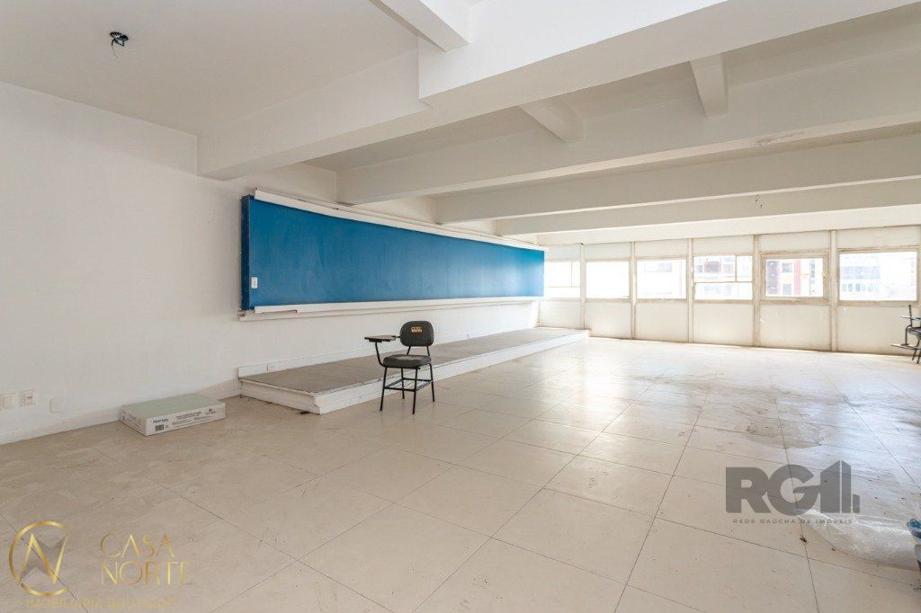 Sala Comercial à venda , 157m², Avenida Senador Salgado Filho no bairro Centro Histórico em Porto Alegre