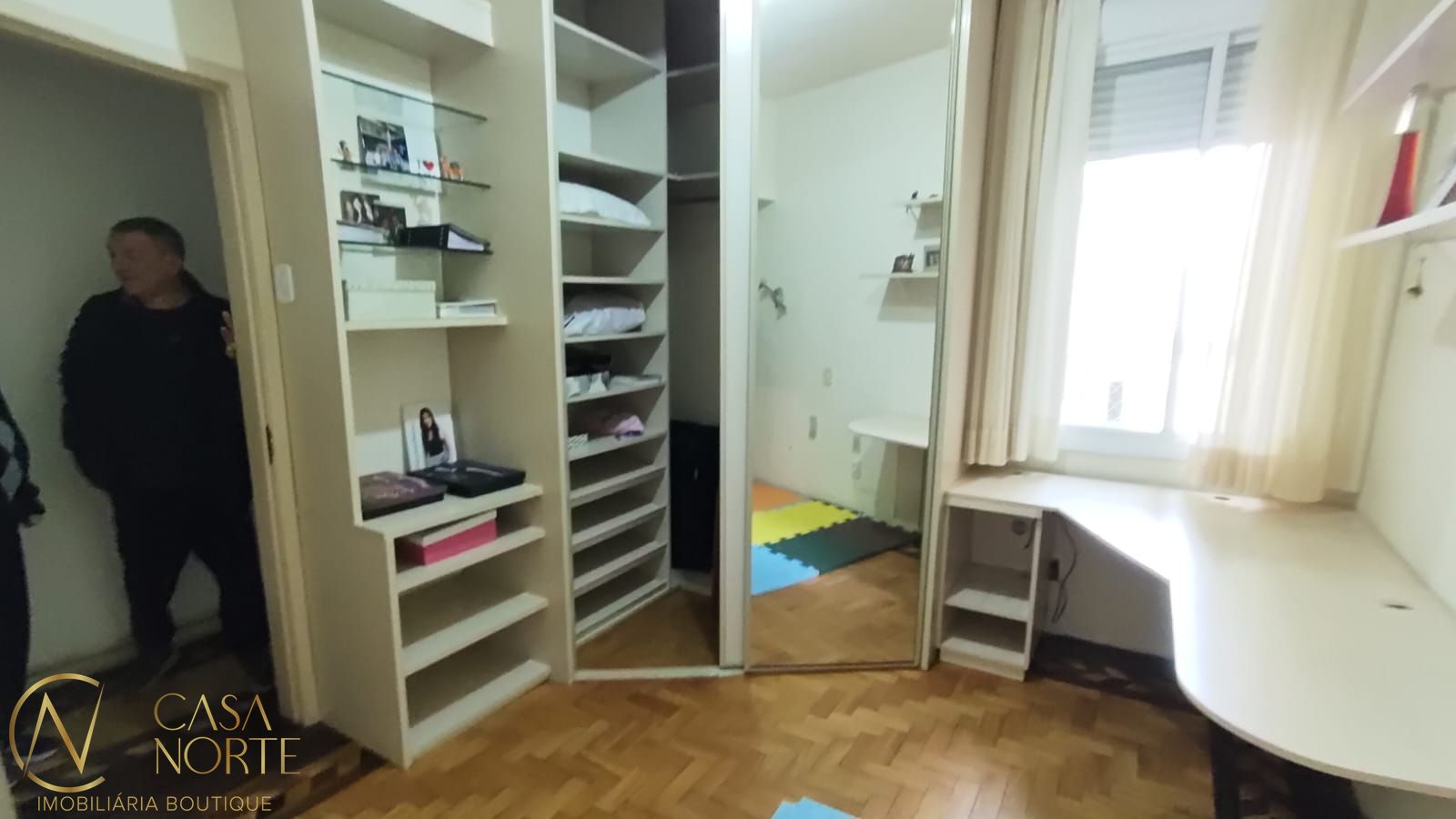 Apartamento à venda com 3 quartos, 141m², Travessa Ferreira de Abreu no bairro Santana em Porto Alegre