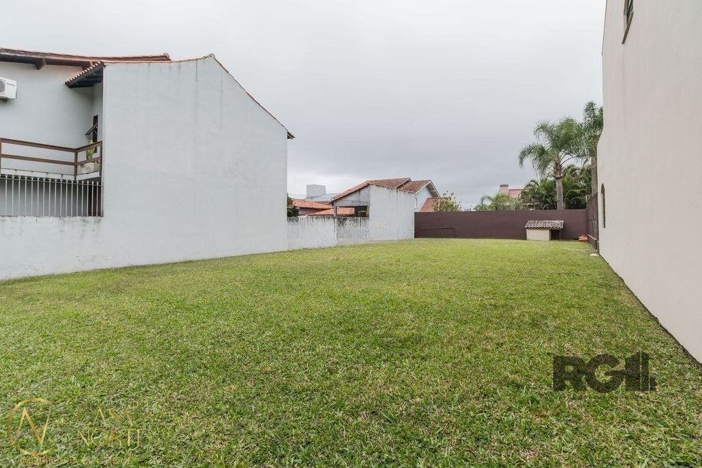 Terreno à venda  com 360m², Rua Elias Bothome no bairro Jardim Itu em Porto Alegre