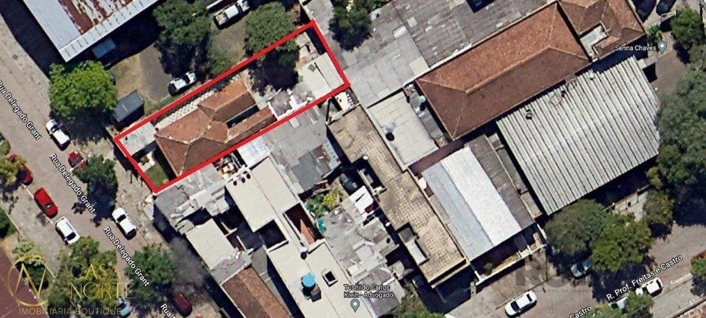 Casa à venda com 4 quartos, 293m², 1 suíte, 3 vagas, Rua Delegado Grant no bairro Santana em Porto Alegre