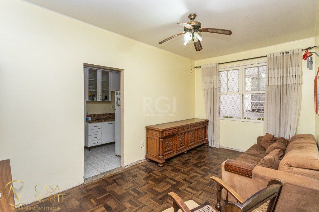 Apartamento à venda com 3 quartos, 84m², Rua João Guimarães no bairro Santa Cecília em Porto Alegre