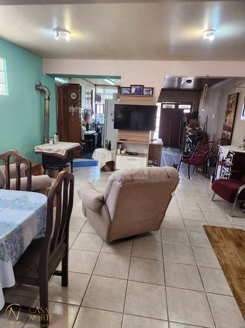 Casa à venda com 3 quartos, 150m², 2 suítes, 3 vagas, Rua Nunes Machado no bairro Azenha em Porto Alegre