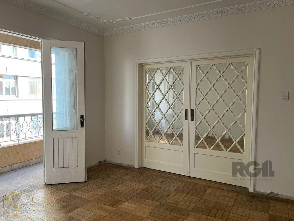 Apartamento à venda com 3 quartos, 175m², 1 suíte, 1 vaga, Avenida Independência no bairro Independência em Porto Alegre