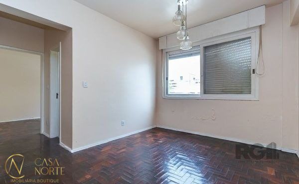 Apartamento à venda com 2 quartos, 87m², 1 vaga, Avenida Cristóvão Colombo no bairro Floresta em Porto Alegre