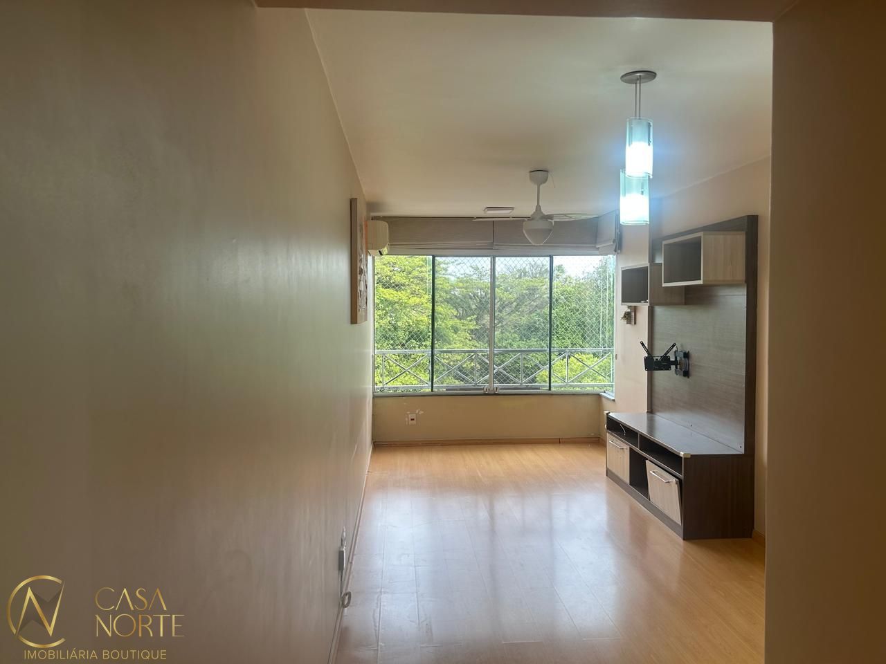 Apartamento à venda com 2 quartos, 55m², 1 vaga, Rua Xavier da Cunha no bairro Nonoai em Porto Alegre
