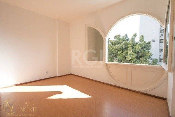 Apartamento à venda com 3 quartos, 113m², 1 suíte, 1 vaga, Avenida Cristóvão Colombo no bairro Floresta em Porto Alegre