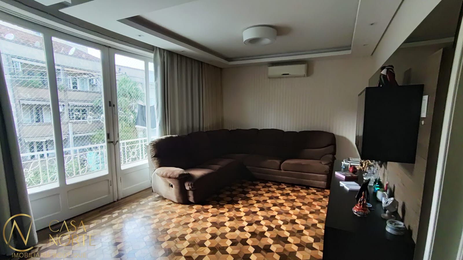 Apartamento à venda com 3 quartos, 141m², Travessa Ferreira de Abreu no bairro Santana em Porto Alegre