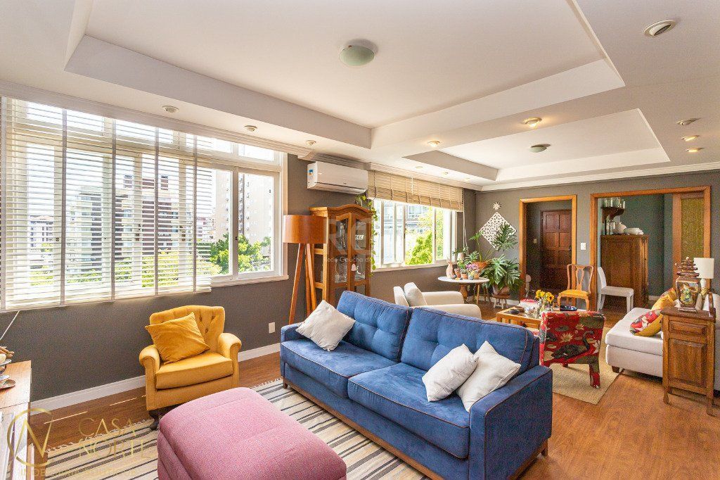Apartamento à venda com 4 quartos, 186m², 1 suíte, 1 vaga, Rua Dona Leonor no bairro Rio Branco em Porto Alegre