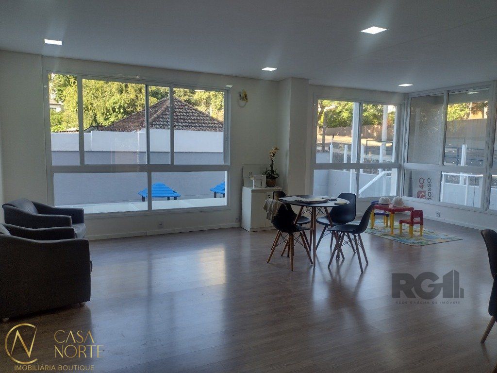 Apartamento à venda com 2 quartos, 70m², 1 suíte, 2 vagas, Rua Edmundo Bastian no bairro Cristo Redentor em Porto Alegre