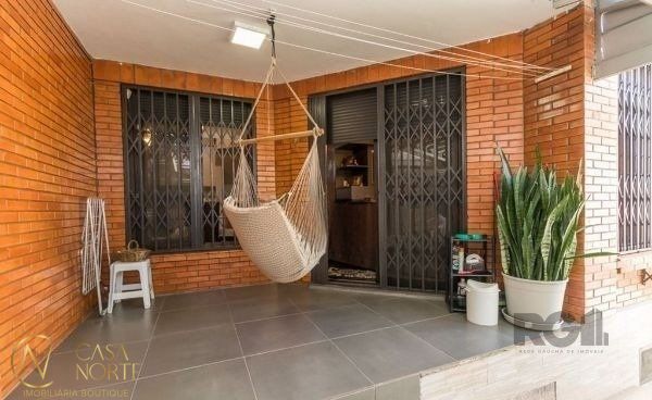 Casa de Condomínio à venda com 3 quartos, 365m², 1 suíte, 3 vagas, Avenida Jacuí no bairro Cristal em Porto Alegre