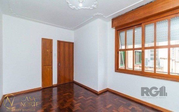 Apartamento à venda com 2 quartos, 72m², Rua Pinto Bandeira no bairro Centro Histórico em Porto Alegre