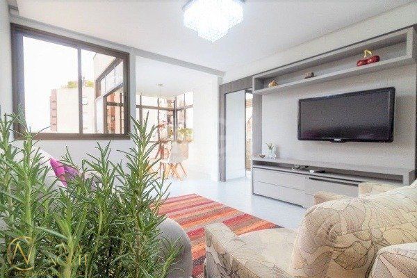 Cobertura à venda com 1 quarto, 72m², 2 vagas, Rua Barão do Cotegipe no bairro São João em Porto Alegre