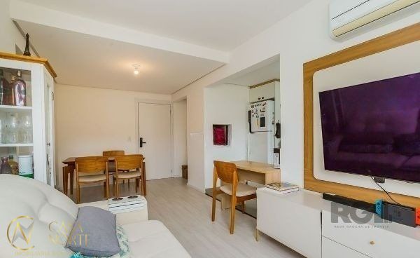 Apartamento à venda com 2 quartos, 67m², 1 suíte, 1 vaga, Praça Doutor Gastão Santos no bairro Passo da Areia em Porto Alegre