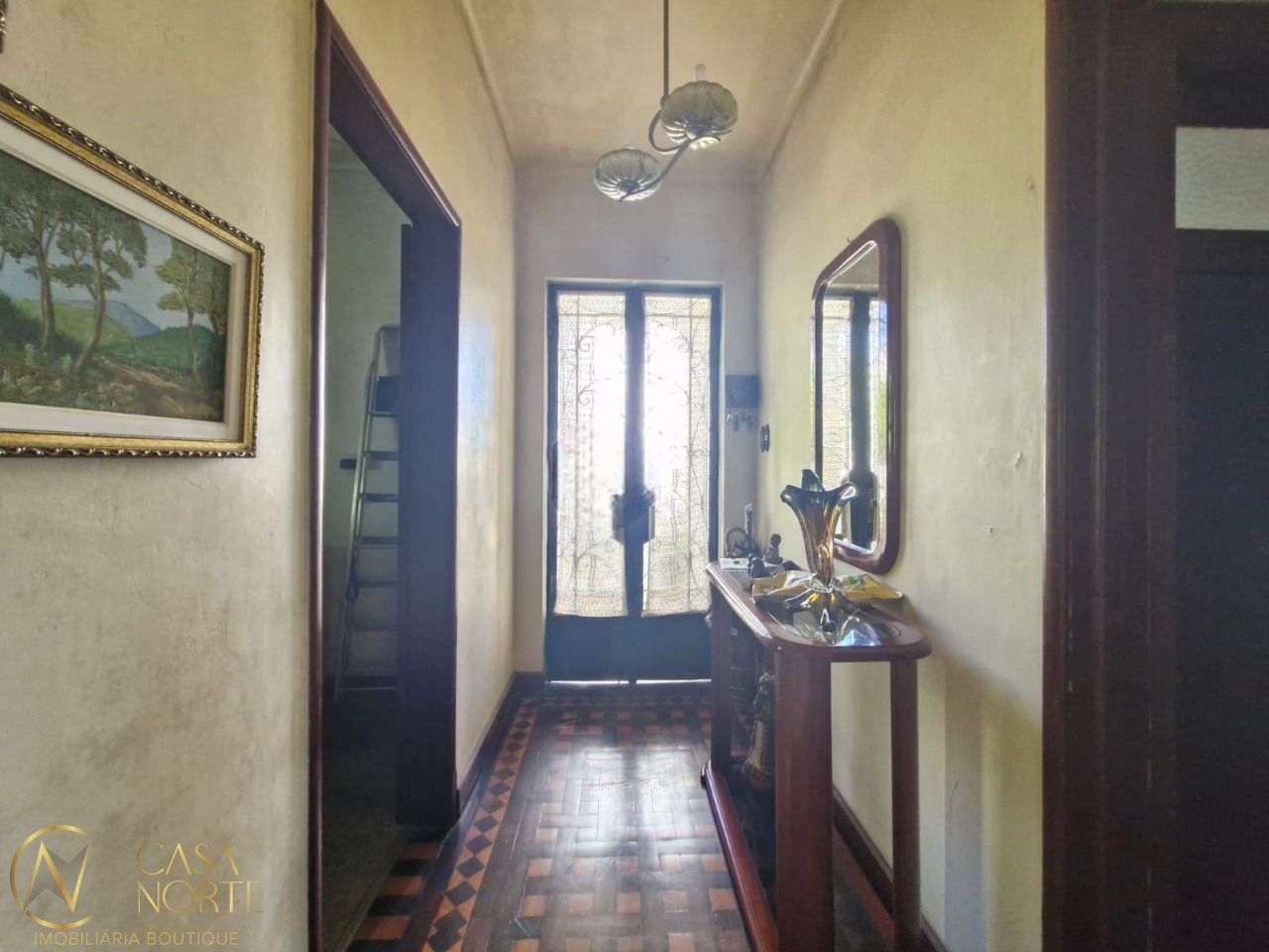 Casa à venda com 4 quartos, 350m², 2 vagas, Rua Dário Pederneiras no bairro Petrópolis em Porto Alegre