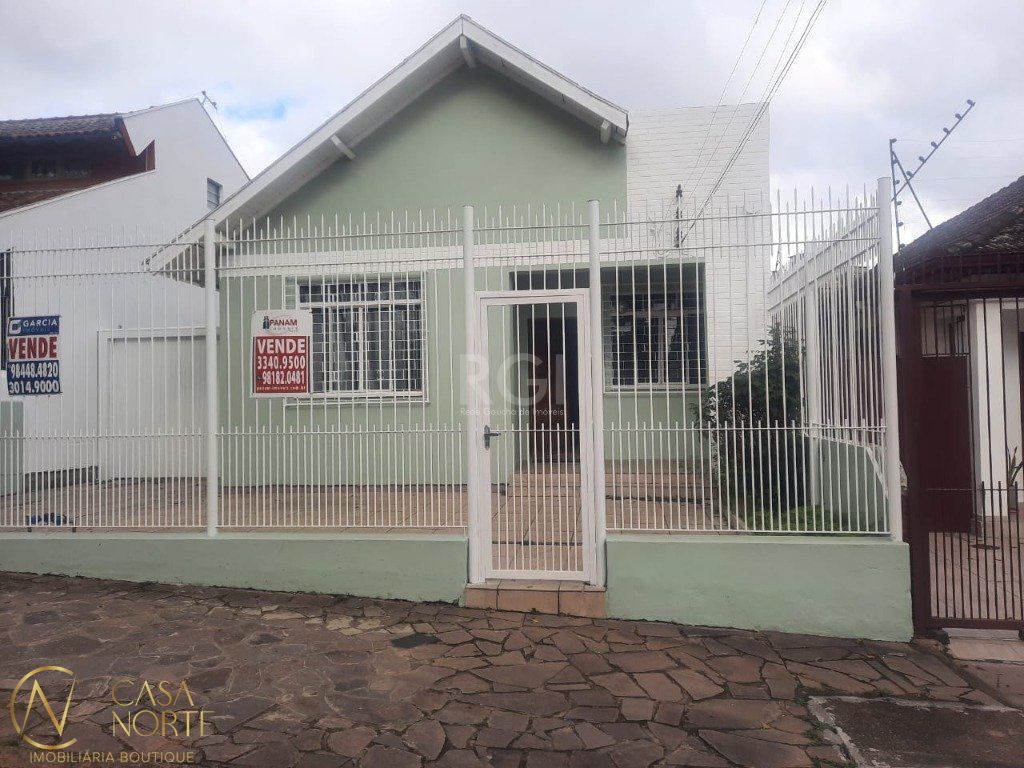 Casa à venda com 2 quartos, 75m², 5 vagas, Rua Alvaro Vieira Guimaraes no bairro Sarandi em Porto Alegre