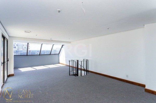 Sala Comercial à venda com 2 quartos, 132m², 2 vagas, Avenida Carlos Gomes no bairro Boa Vista em Porto Alegre