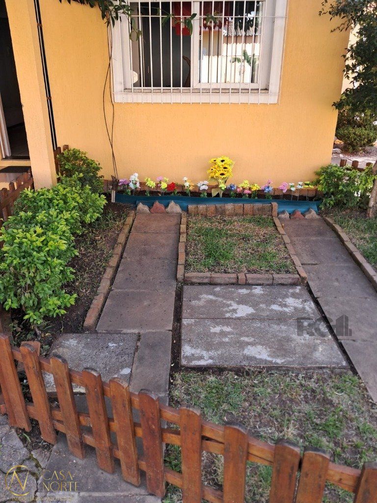 Casa de Condomínio à venda com 2 quartos, 47m², 2 vagas, Rua Ruben Berta no bairro Jardim Leopoldina em Porto Alegre
