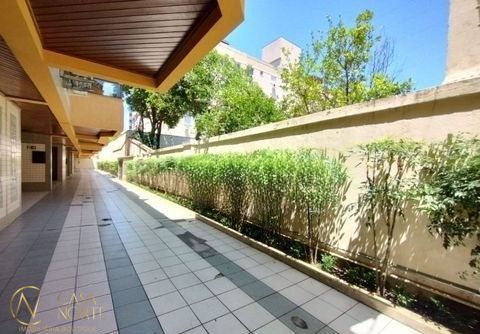 Casa de Condomínio à venda com 3 quartos, 173m², 3 suítes, 2 vagas, Rua Barbedo no bairro Menino Deus em Porto Alegre