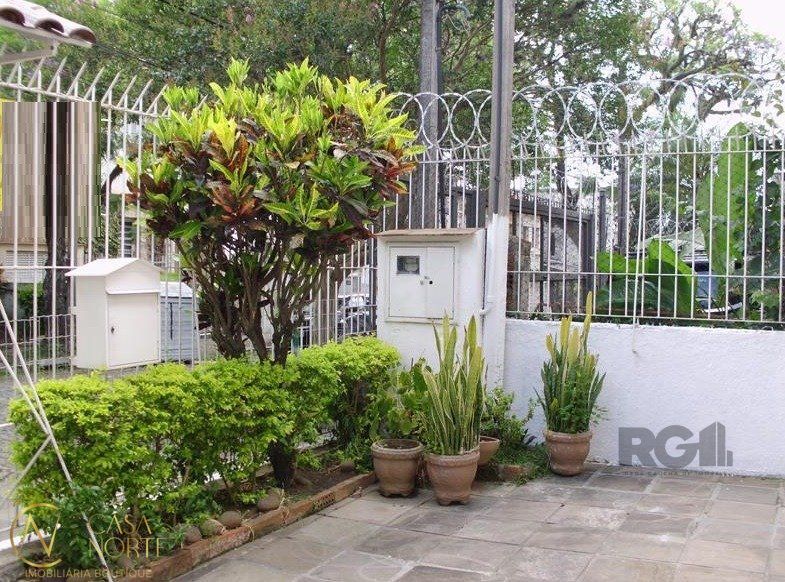 Casa à venda com 3 quartos, 147m², 2 vagas, Rua Dezesseis de Julho no bairro São João em Porto Alegre