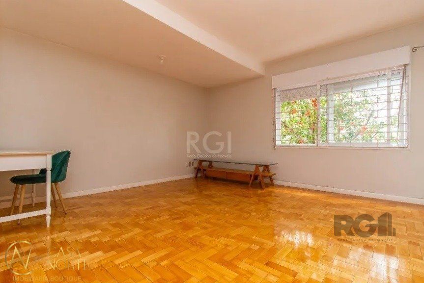 Apartamento à venda com 4 quartos, 102m², 1 suíte, 1 vaga, Avenida Cauduro no bairro Bom Fim em Porto Alegre
