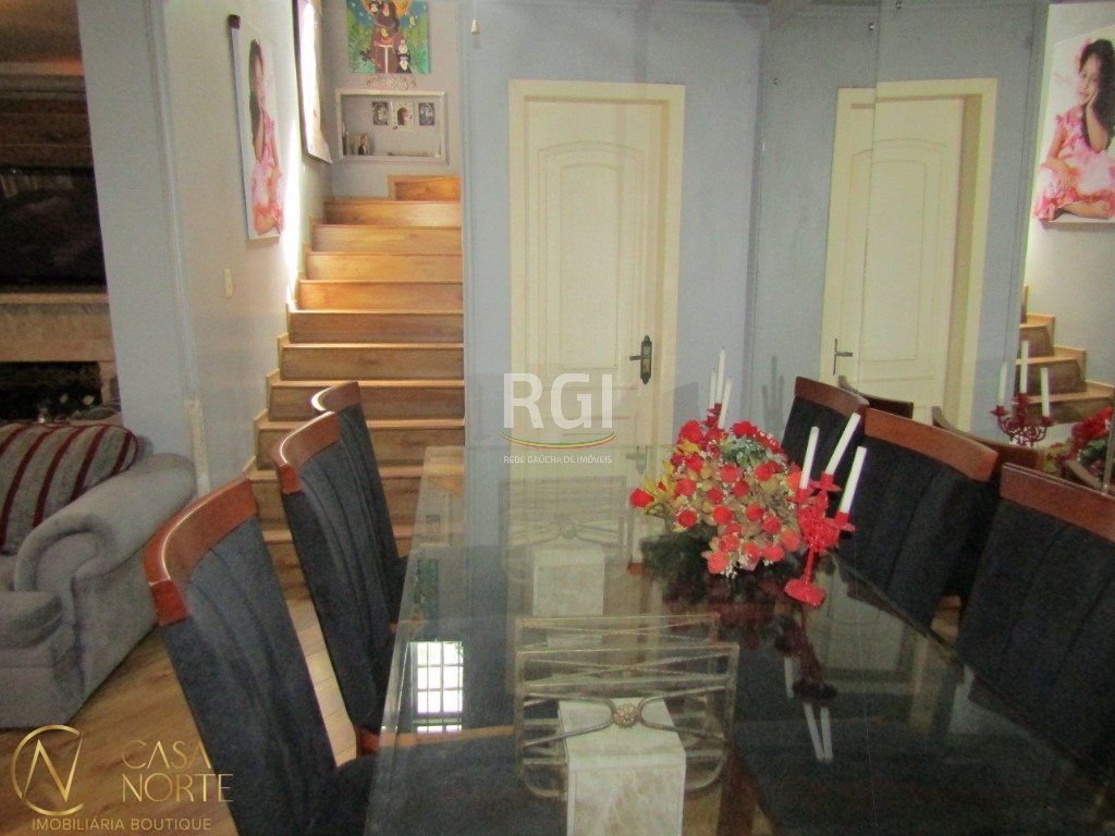 Casa à venda com 2 quartos, 300m², 1 suíte, 3 vagas, Avenida Beira Rio no bairro Belém Novo em Porto Alegre