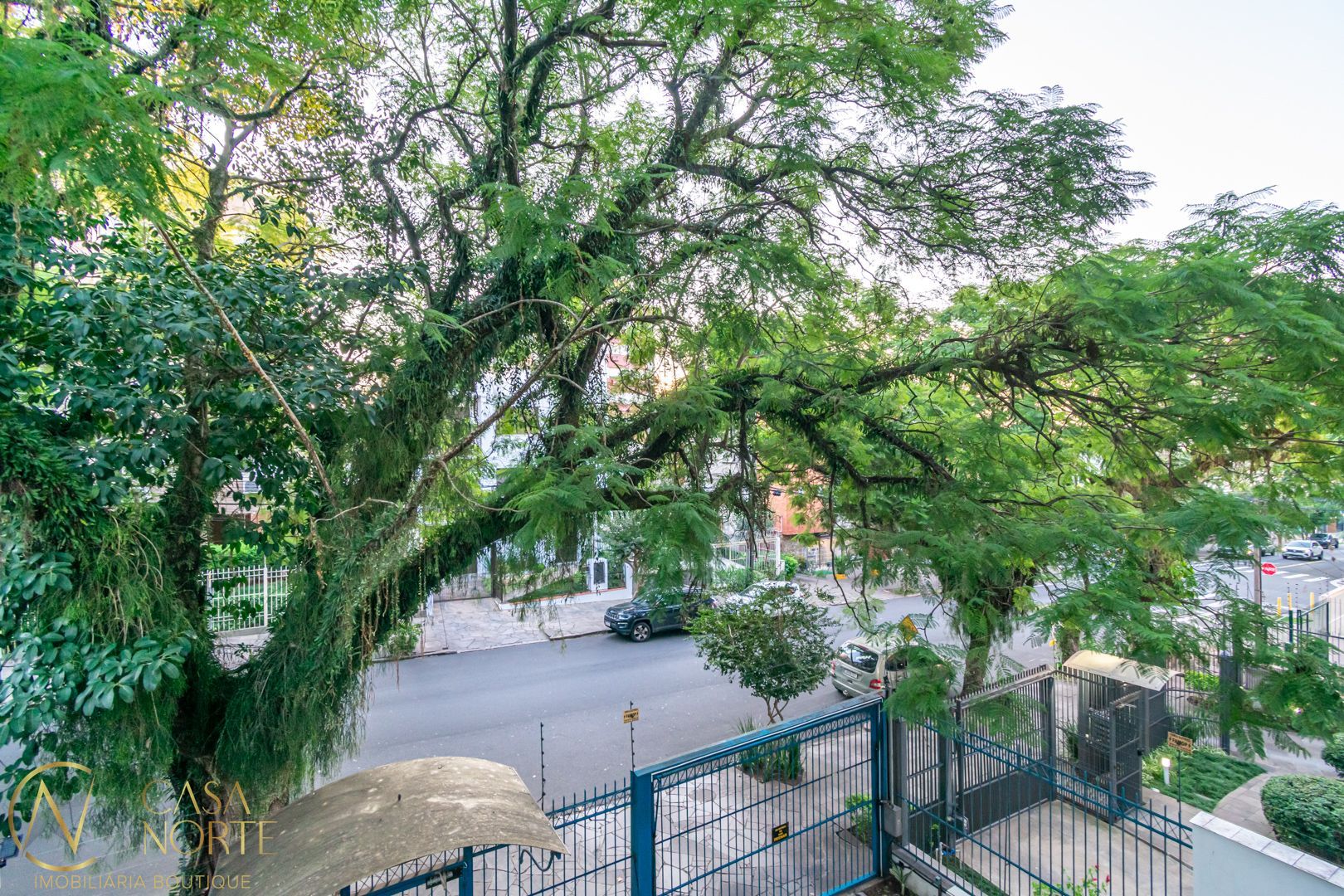 Apartamento à venda com 3 quartos, 128m², 1 suíte, 2 vagas, Rua Portugal no bairro Higienópolis em Porto Alegre