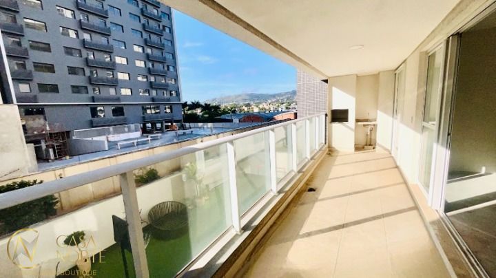 Apartamento à venda com 3 quartos, 117m², 3 suítes, 2 vagas, Rua São Josémaria Escriva no bairro Jardim do Salso em Porto Alegre