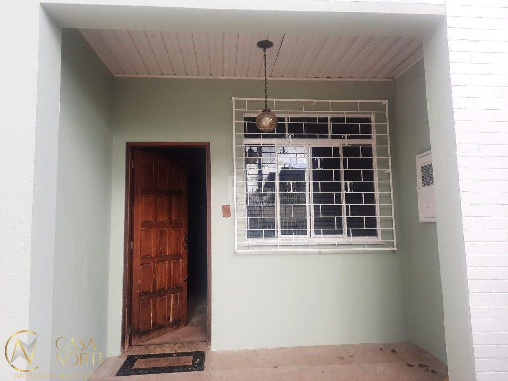 Casa à venda com 2 quartos, 75m², 5 vagas, Rua Alvaro Vieira Guimaraes no bairro Sarandi em Porto Alegre