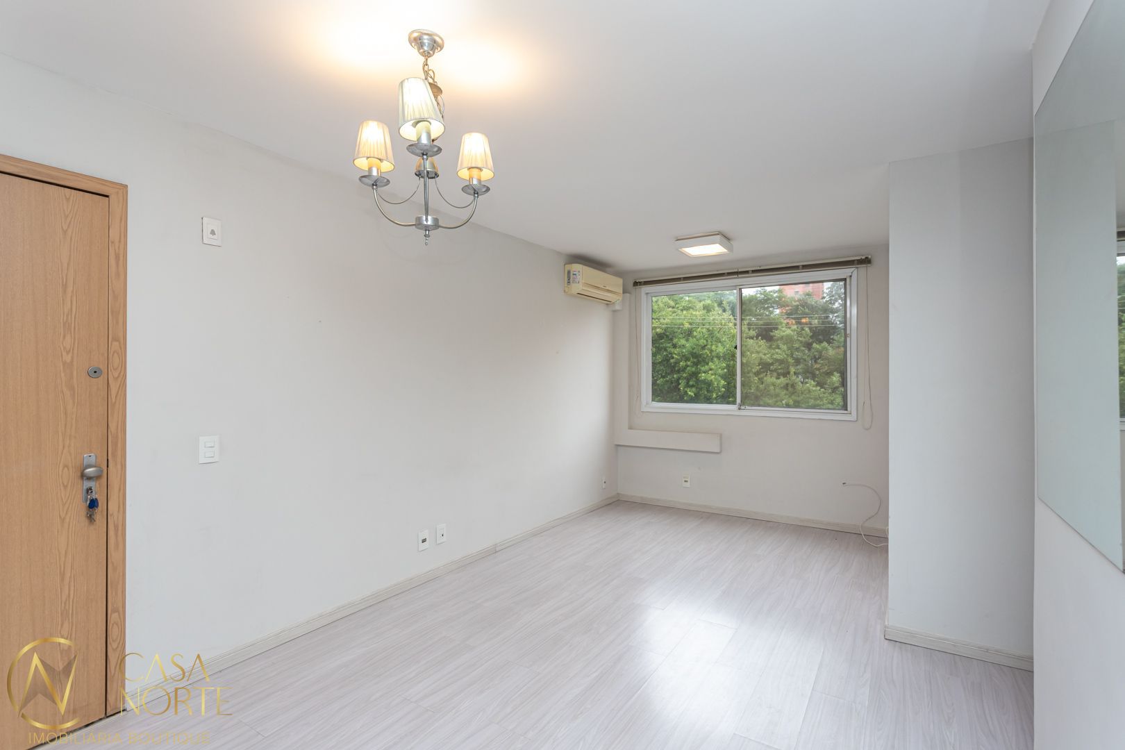 Apartamento à venda com 3 quartos, 68m², 1 suíte, 1 vaga, Rua Carlos Reverbel no bairro Jardim Carvalho em Porto Alegre