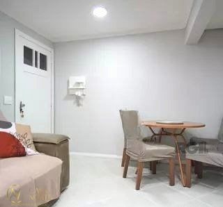 Casa de Condomínio à venda com 3 quartos, 71m², 1 vaga, Avenida Faria Lobato no bairro Sarandi em Porto Alegre