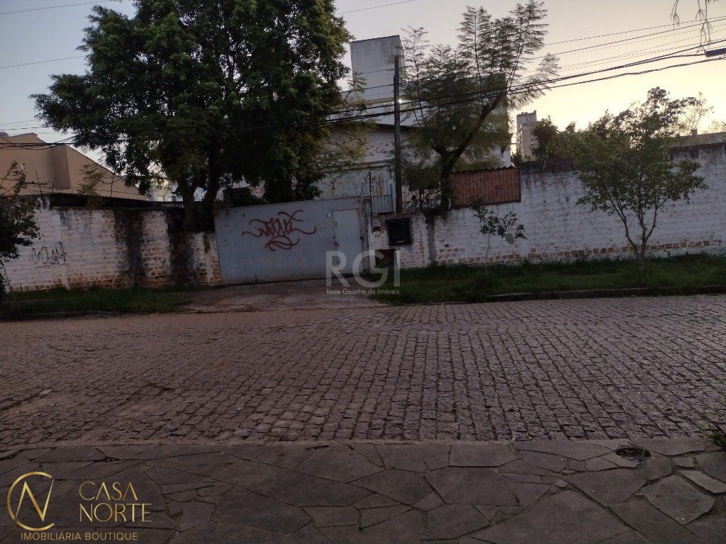 Terreno à venda  com 830m², Rua Livramento no bairro Santana em Porto Alegre