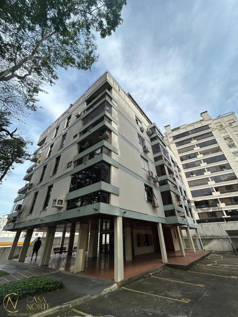 Apartamento à venda com 2 quartos, 73m², 1 suíte, 1 vaga, Avenida Cristóvão Colombo no bairro Higienópolis em Porto Alegre