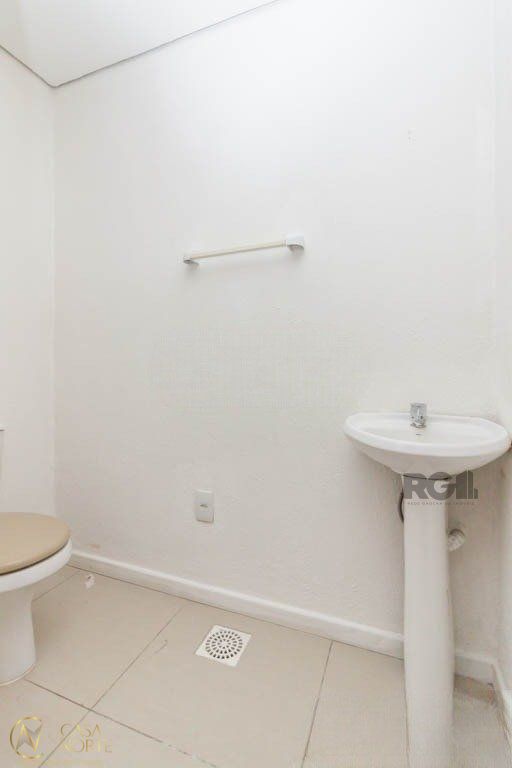 Sala Comercial à venda , 32m², Avenida Mariland no bairro São João em Porto Alegre