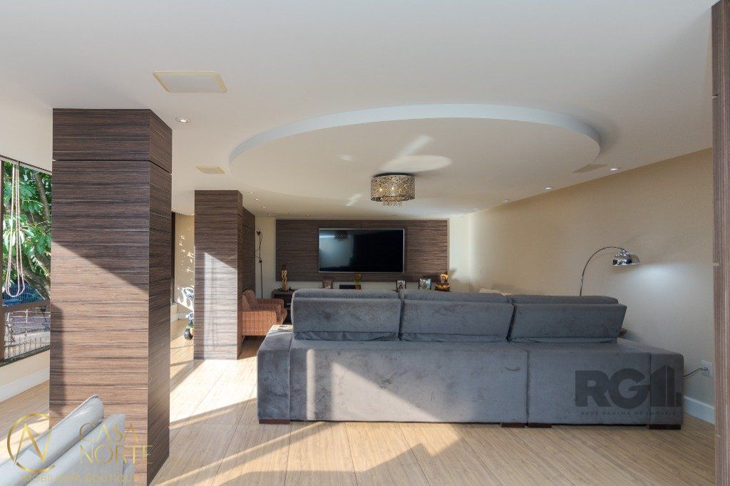 Cobertura à venda com 4 quartos, 238m², 1 suíte, 3 vagas, Rua Cabral no bairro Rio Branco em Porto Alegre