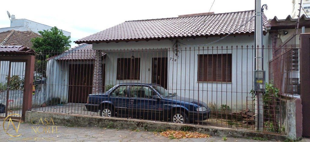 Casa à venda com 3 quartos, 180m², 1 suíte, 2 vagas, Rua Veríssimo Rosa no bairro Jardim  Botânico em Porto Alegre