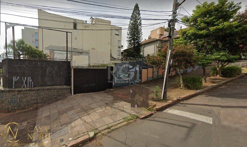 Terreno à venda  com 484m², Rua Borges do Canto no bairro Petrópolis em Porto Alegre
