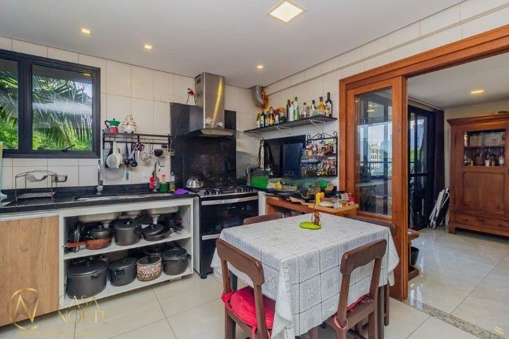 Cobertura à venda com 3 quartos, 301m², 1 suíte, 3 vagas, Rua General Souza Doca no bairro Petrópolis em Porto Alegre