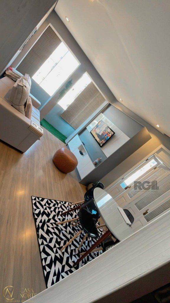Apartamento à venda com 2 quartos, 80m², Avenida Assis Brasil no bairro Santa Maria Goretti em Porto Alegre