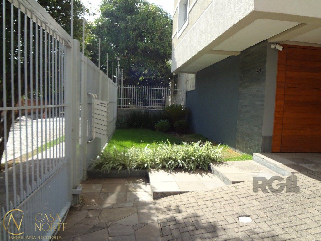 Casa de Condomínio à venda com 3 quartos, 158m², 1 suíte, 2 vagas, Rua Tunisia no bairro Vila Ipiranga em Porto Alegre