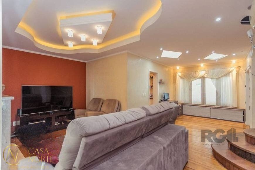 Casa à venda com 4 quartos, 350m², 4 suítes, 2 vagas, Rua Alfredo Miranda Obino no bairro Jardim Itu em Porto Alegre