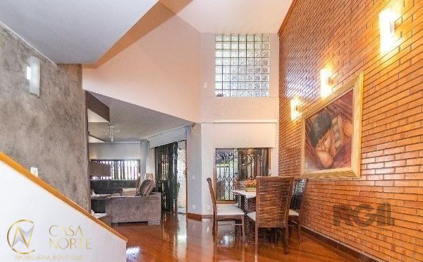 Casa de Condomínio à venda com 3 quartos, 365m², 1 suíte, 3 vagas, Avenida Jacuí no bairro Cristal em Porto Alegre