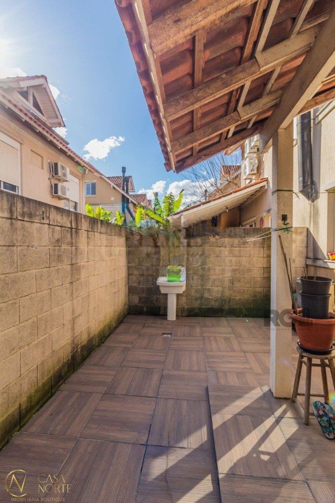 Casa à venda com 3 quartos, 144m², 1 suíte, 2 vagas, Avenida Willy Eugênio Fleck no bairro Sarandi em Porto Alegre