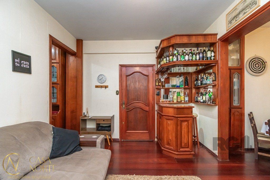 Apartamento à venda com 1 quarto, 50m², 2 vagas, Rua Santo Antônio no bairro Floresta em Porto Alegre