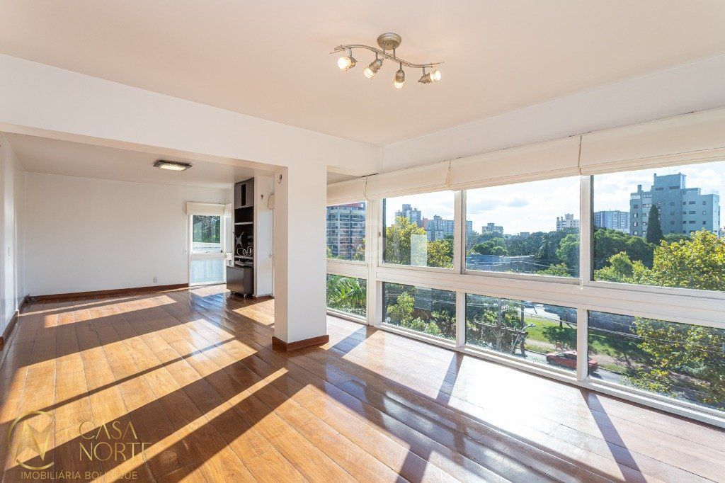 Apartamento à venda com 3 quartos, 190m², 1 suíte, 2 vagas, Avenida Plinio Brasil Milano no bairro Higienópolis em Porto Alegre