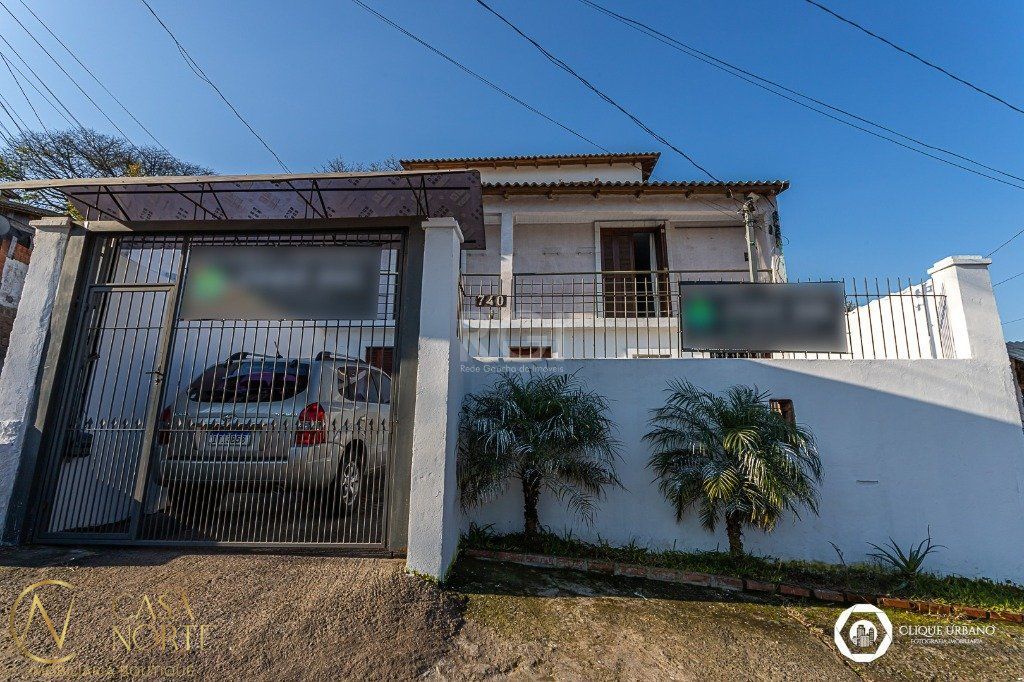 Casa à venda com 5 quartos, 238m², 2 suítes, 2 vagas, Rua Dona Cristina no bairro Cristal em Porto Alegre
