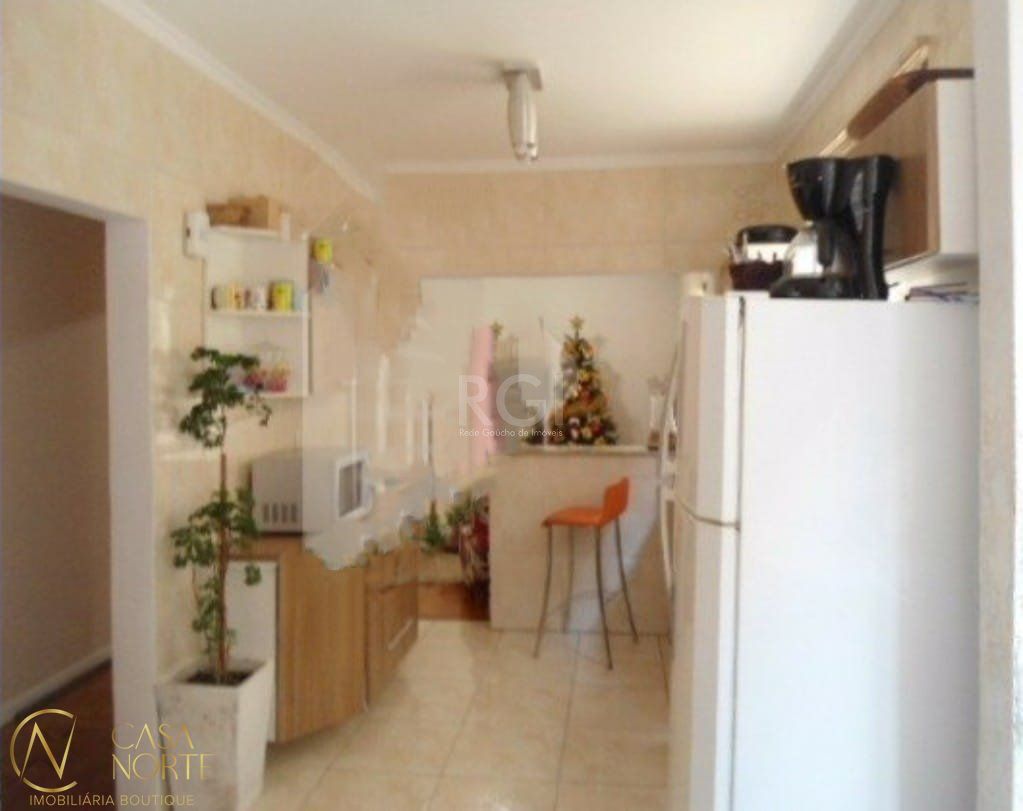 Apartamento à venda com 2 quartos, 76m², Rua Augusto Severo no bairro São João em Porto Alegre