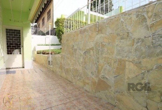 Casa à venda com 3 quartos, 260m², 1 suíte, 4 vagas, Avenida Alberto Pasqualini no bairro Jardim Sabará em Porto Alegre