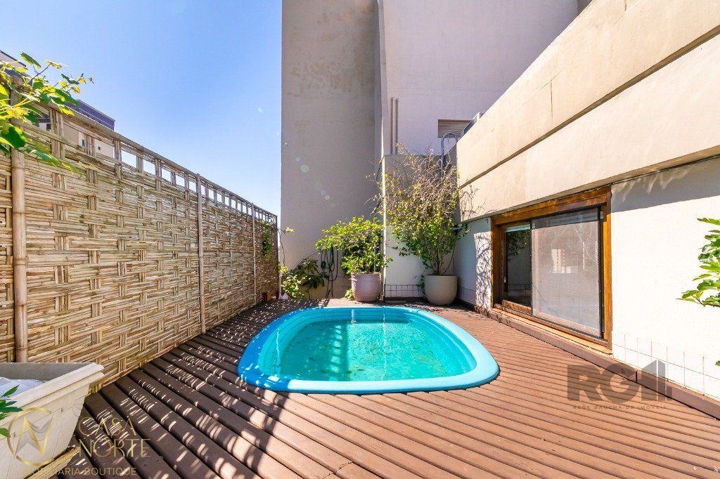Cobertura à venda com 3 quartos, 249m², 1 suíte, 2 vagas, Avenida Getúlio Vargas no bairro Menino Deus em Porto Alegre