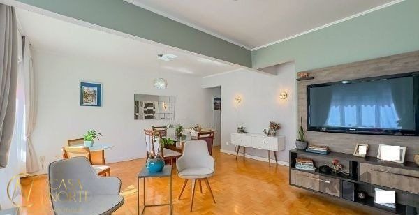 Apartamento à venda com 3 quartos, 95m², 1 suíte, 1 vaga, Rua Sarmento Leite no bairro Centro Histórico em Porto Alegre