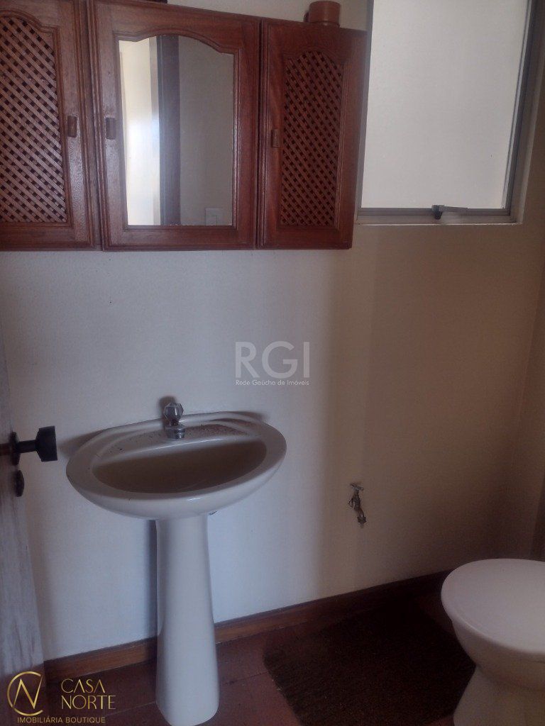 Sala Comercial à venda , 33m², Avenida Cristovao Colombo no bairro Floresta em Porto Alegre